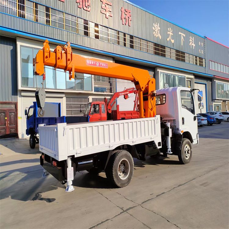 义县三轮随车吊定制 农用改装机自备吊中瑞长期出售